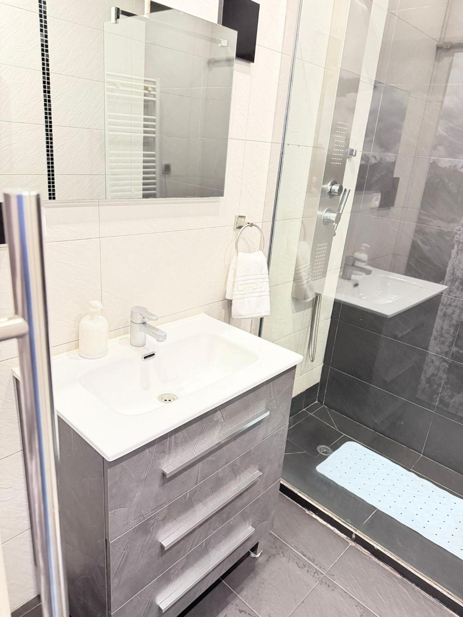 Lujosa Vivienda En El Centro De Madrid Para Tu Estancia De Ocio - Preciados — Fotos 2